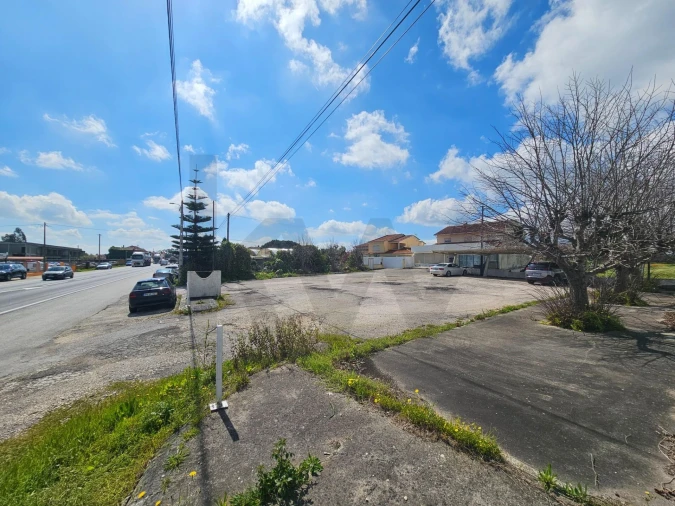 Loja para Arrendamento em Casal Comba