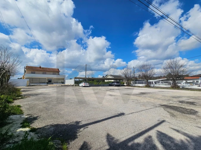 Loja para Arrendamento em Casal Comba Foto 4