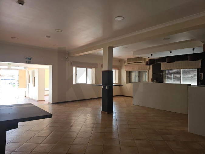 Loja para Arrendamento em Casal Comba Foto 15