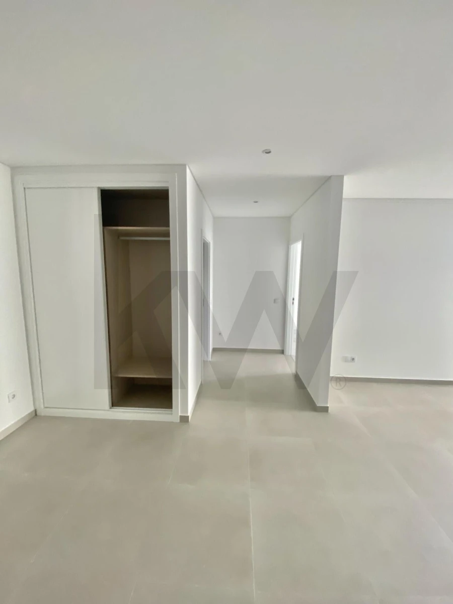 Apartamento T3 para Venda em Nazare Foto 3