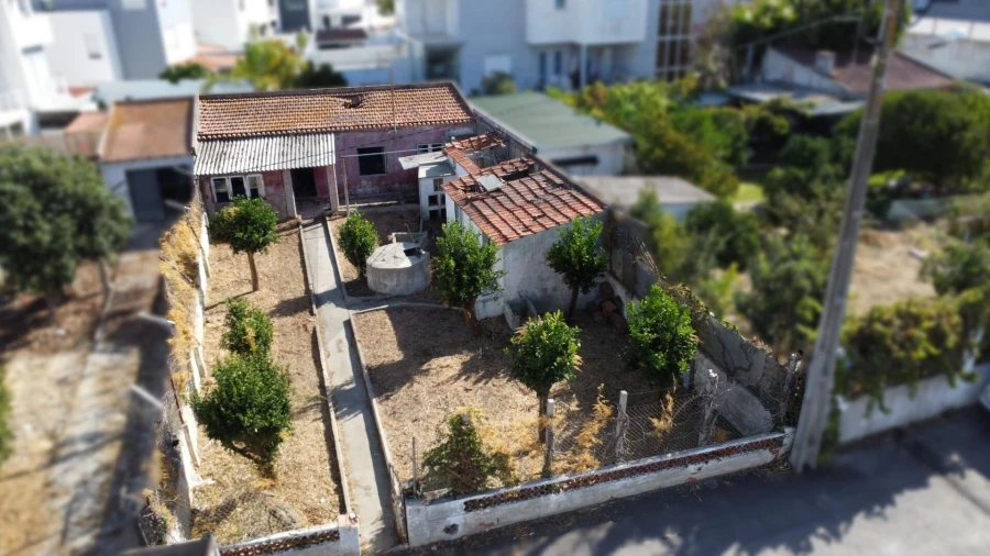 Terreno para Venda em Charneca de Caparica e Sobreda Foto 1