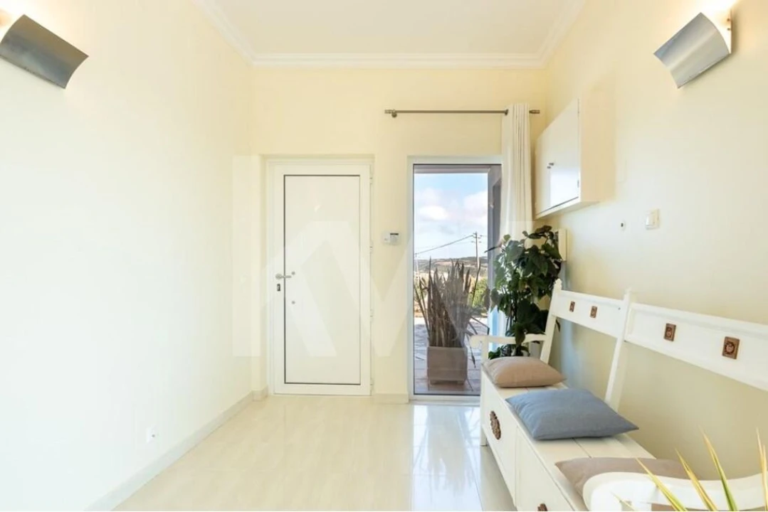 Moradia T2 para Venda em Encarnação Foto 27