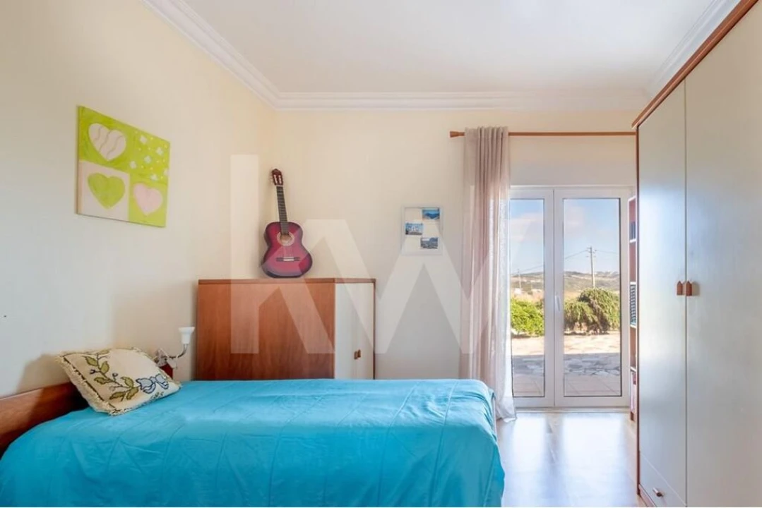 Moradia T2 para Venda em Encarnação Foto 15