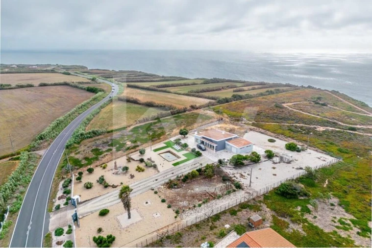 Moradia T2 para Venda em Encarnação Foto 38