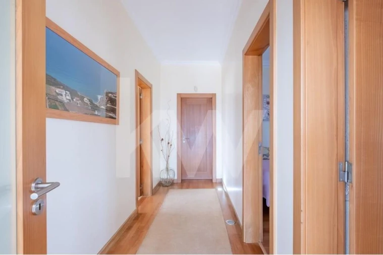 Moradia T2 para Venda em Encarnação Foto 11