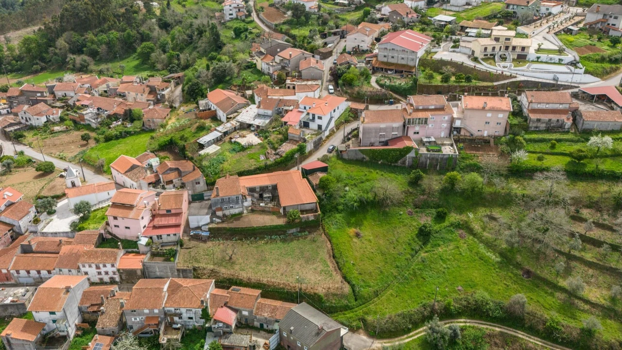 Terreno para Venda em Figueira de Lorvão Foto 2