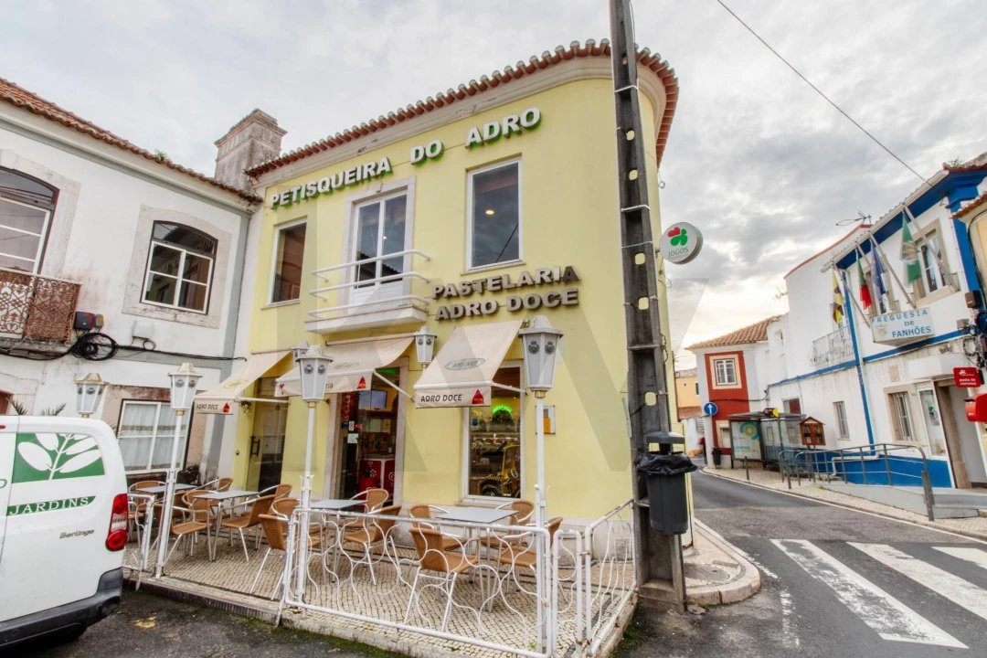 Negócio para Venda em Fanhões Foto 1