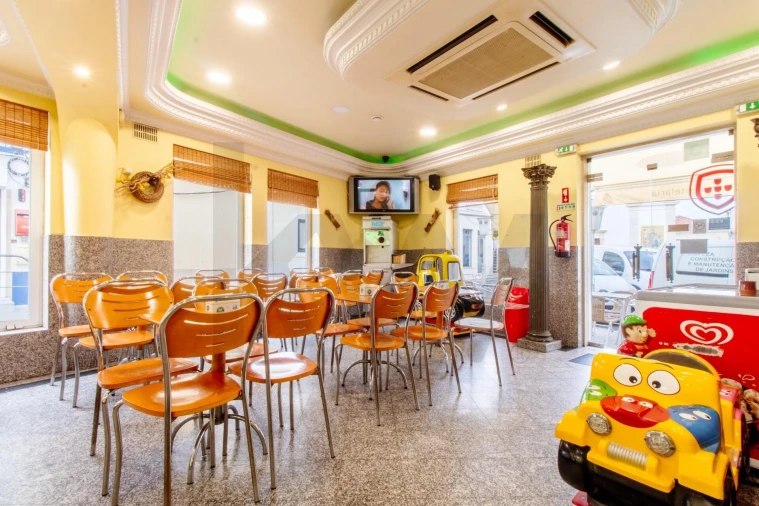 Negócio para Venda em Fanhões Foto 20