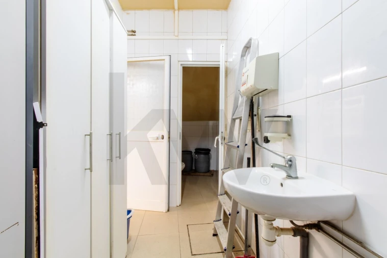 Negócio para Venda em Fanhões Foto 40