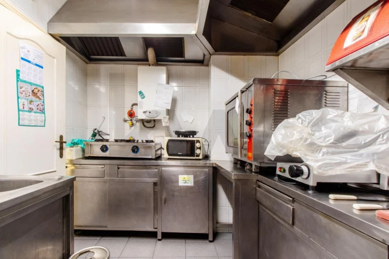 Negócio para Venda em Fanhões Foto 46