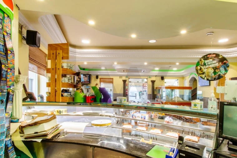 Negócio para Venda em Fanhões Foto 19