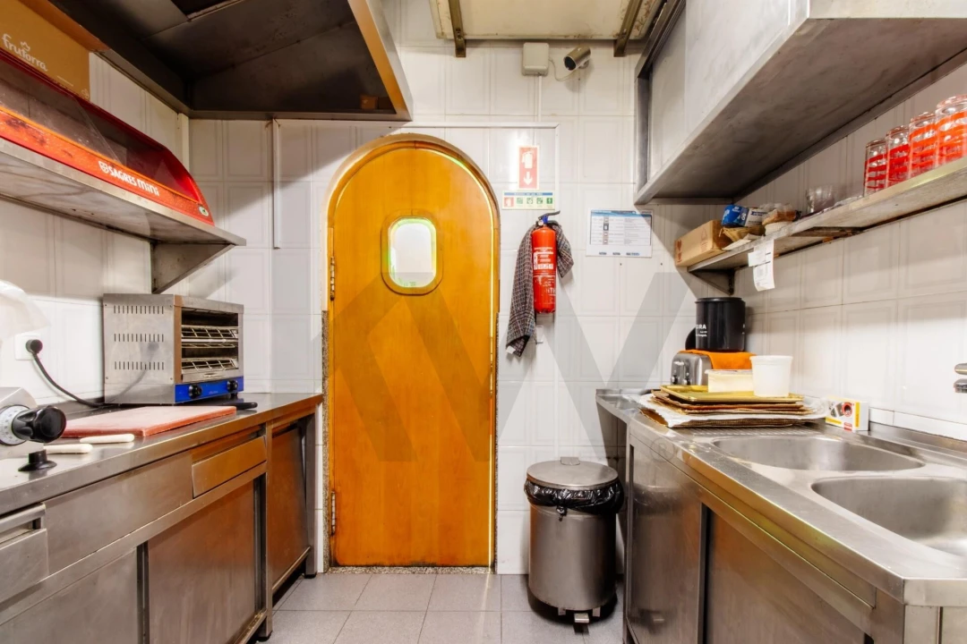 Negócio para Venda em Fanhões Foto 45