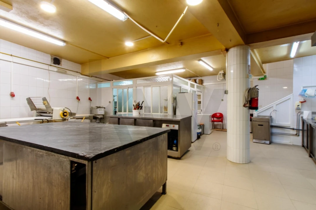 Negócio para Venda em Fanhões Foto 35