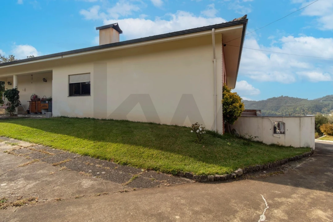 Moradia T4 para Venda em Melres e Medas Foto 5