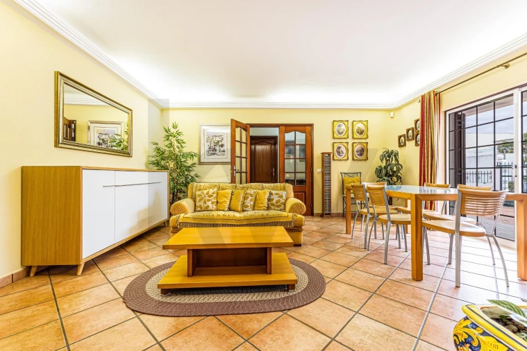 Moradia T4 para Venda em Alvor Foto 8