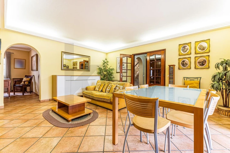 Moradia T4 para Venda em Alvor Foto 5