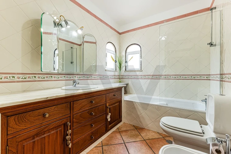 Moradia T4 para Venda em Alvor Foto 30