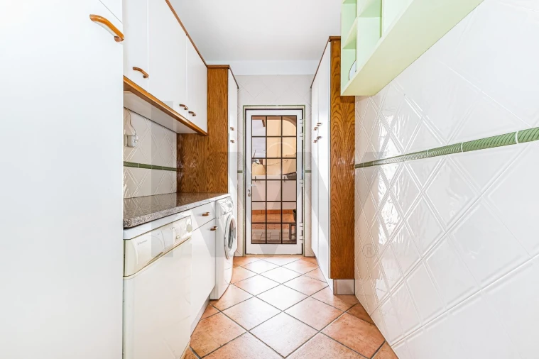 Moradia T4 para Venda em Alvor Foto 14