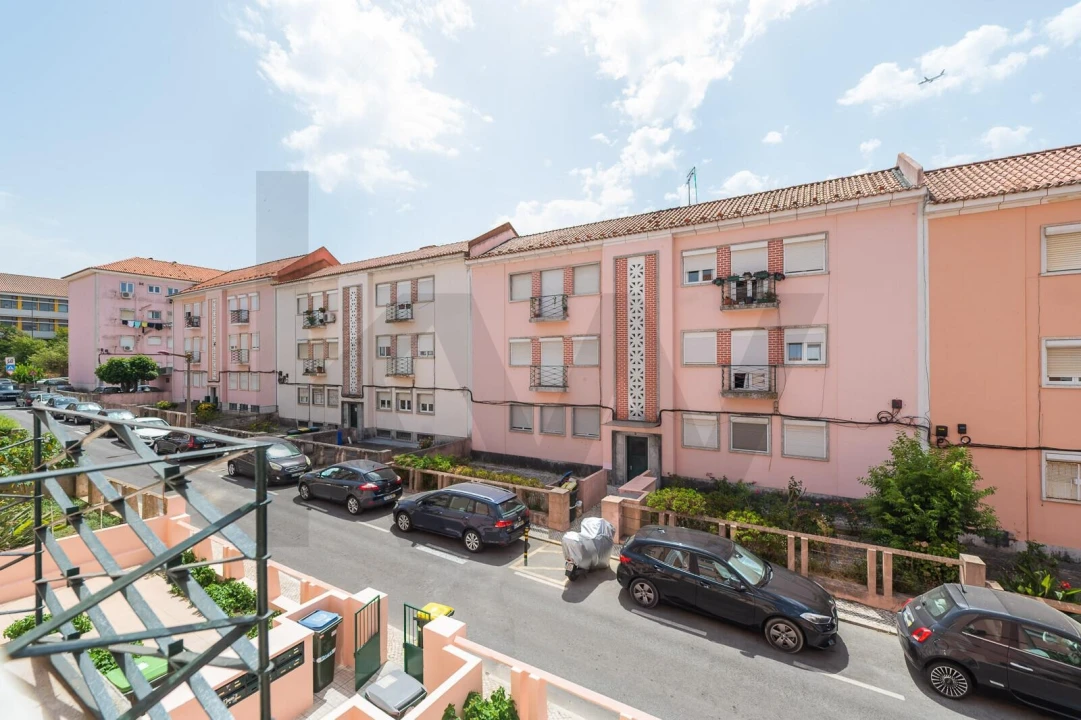 Apartamento T2 para Arrendamento em Alvalade Foto 27