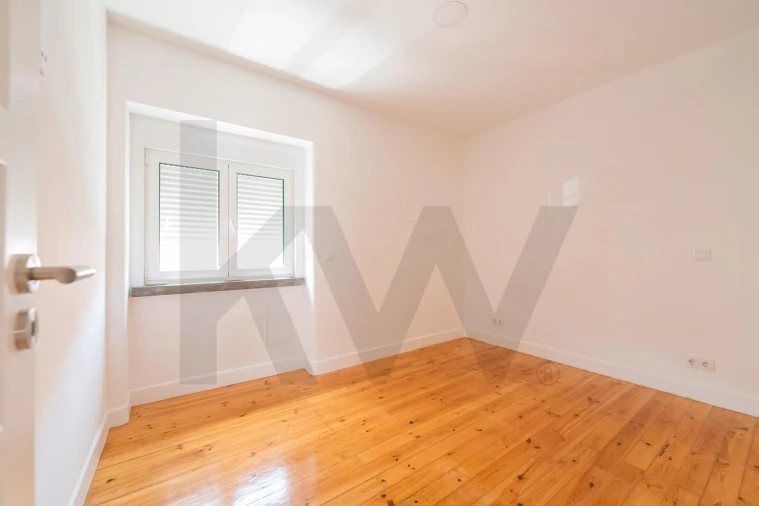 Apartamento T2 para Arrendamento em Alvalade Foto 19