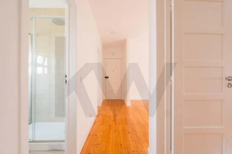 Apartamento T2 para Arrendamento em Alvalade Foto 23