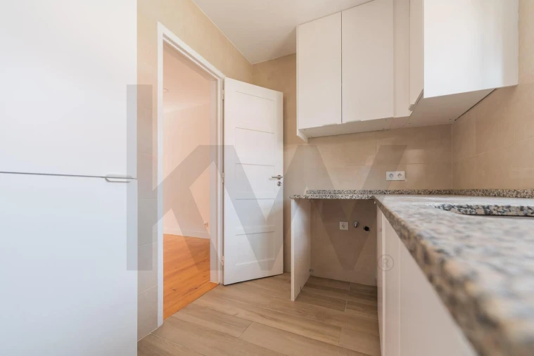 Apartamento T2 para Arrendamento em Alvalade Foto 10
