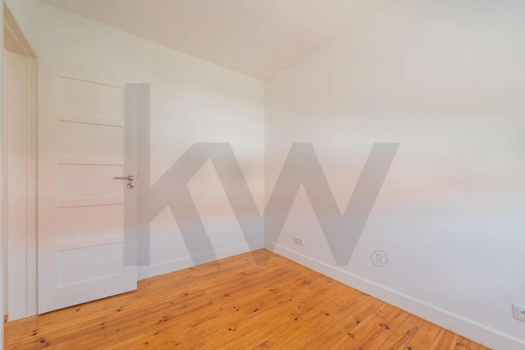 Apartamento T2 para Arrendamento em Alvalade Foto 18