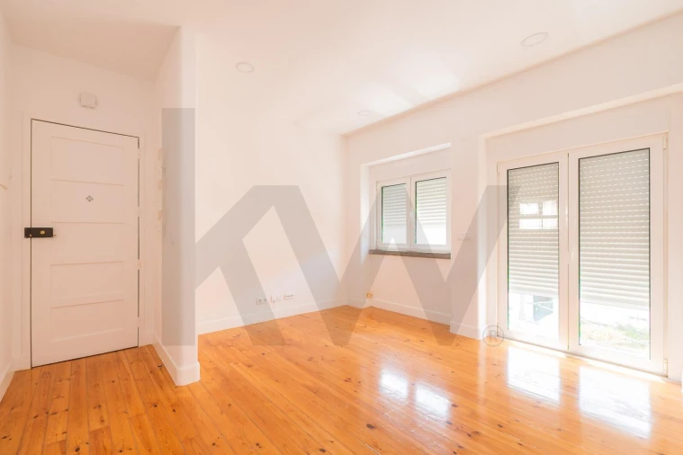Apartamento T2 para Arrendamento em Alvalade Foto 4