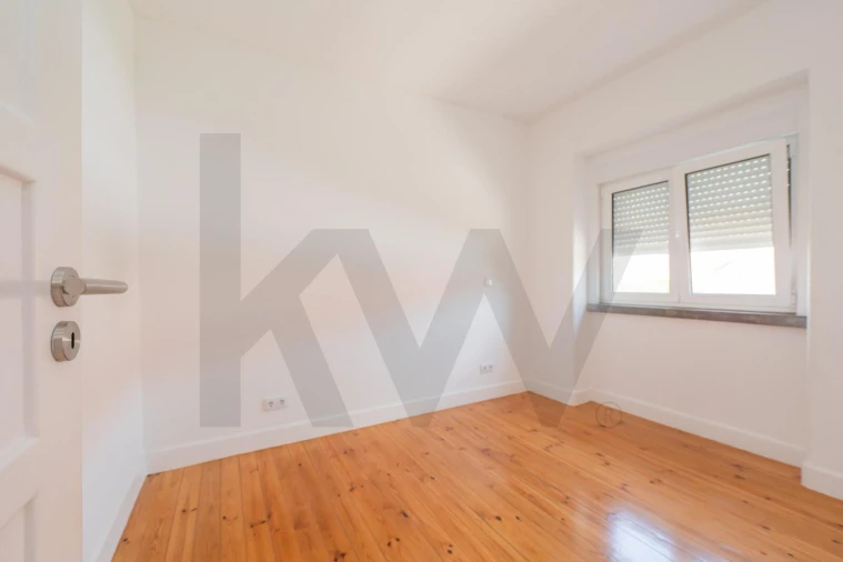 Apartamento T2 para Arrendamento em Alvalade Foto 14