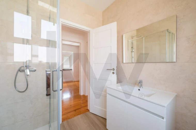 Apartamento T2 para Arrendamento em Alvalade Foto 26