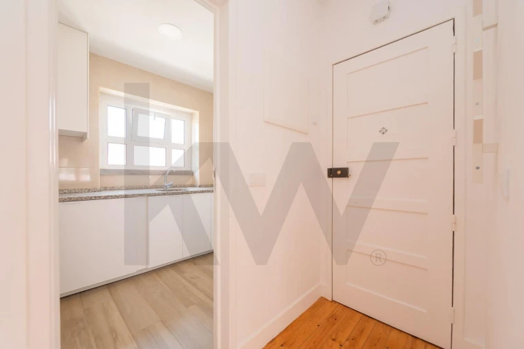 Apartamento T2 para Arrendamento em Alvalade Foto 6