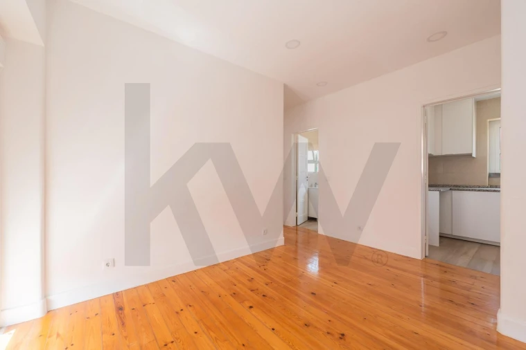 Apartamento T2 para Arrendamento em Alvalade Foto 3