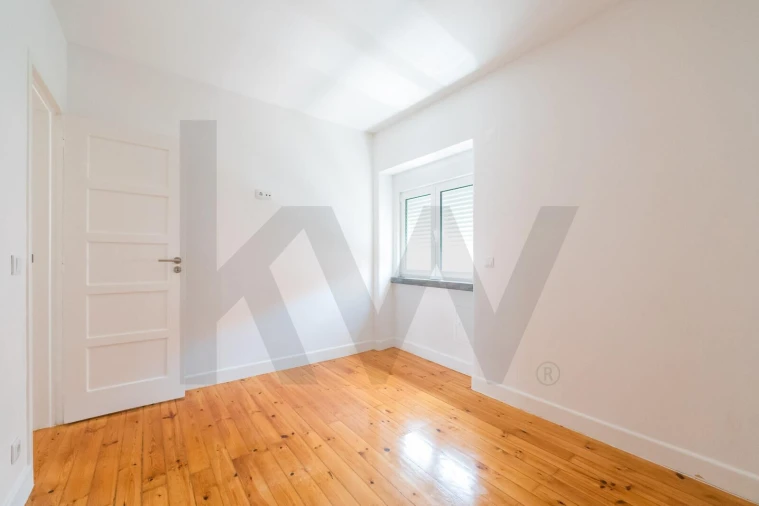 Apartamento T2 para Arrendamento em Alvalade Foto 20
