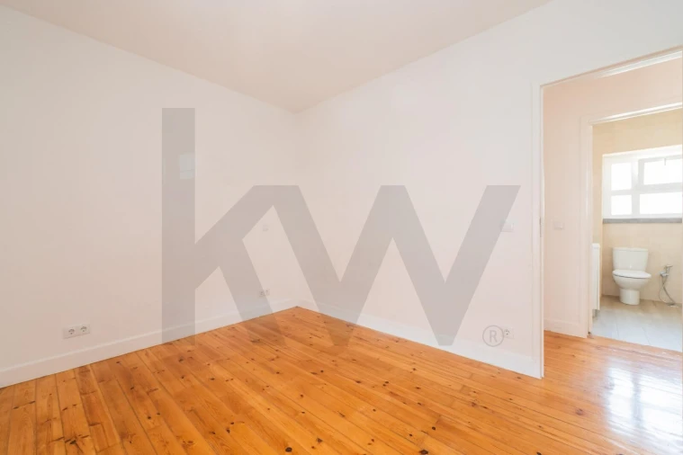 Apartamento T2 para Arrendamento em Alvalade Foto 15