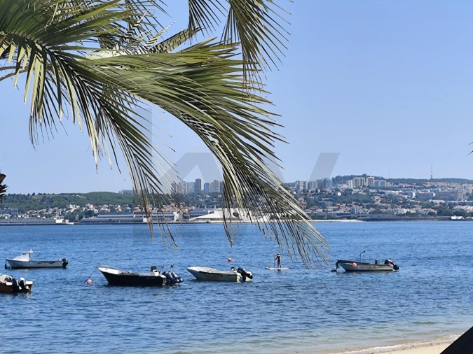 Moradia T5 para Venda em Caparica e Trafaria Foto 8