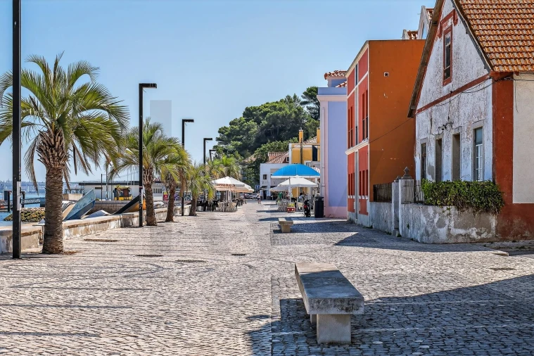 Moradia T5 para Venda em Caparica e Trafaria Foto 7