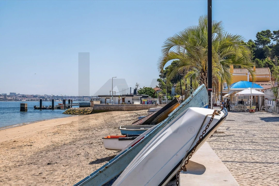 Moradia T5 para Venda em Caparica e Trafaria Foto 4