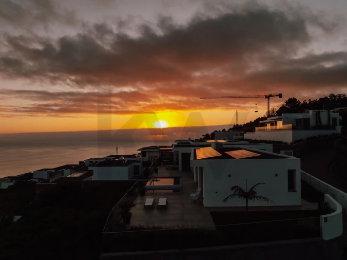 Moradia T3 para Venda em Prazeres Foto 2