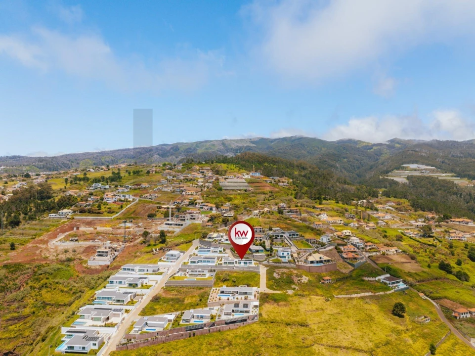 Moradia T3 para Venda em Prazeres Foto 8