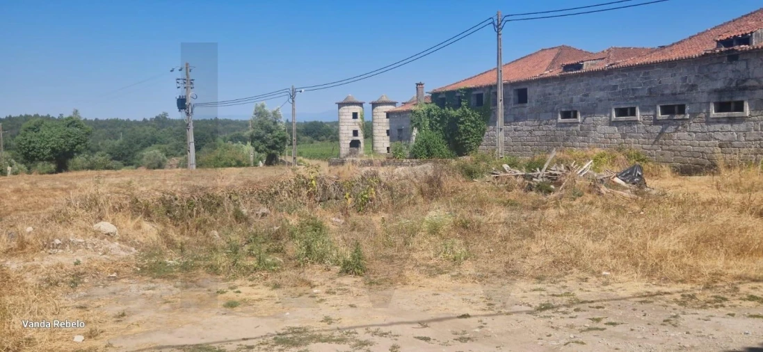 Terreno para Venda em Ázere e Covelo Foto 2