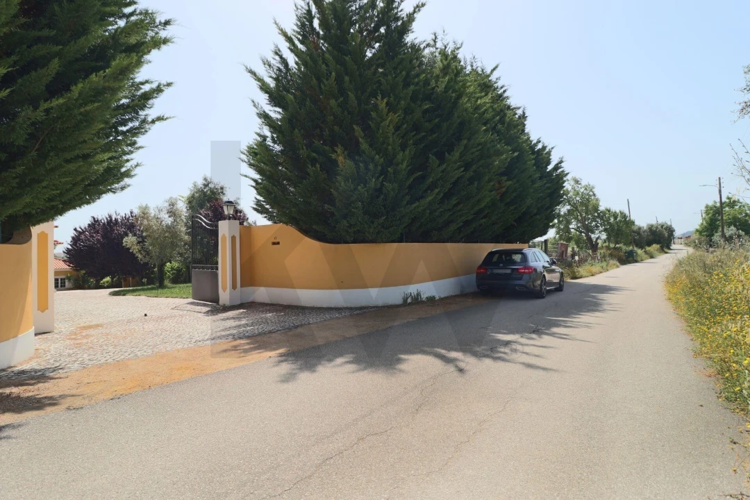 Moradia T5 para Venda em Moçarria Foto 56