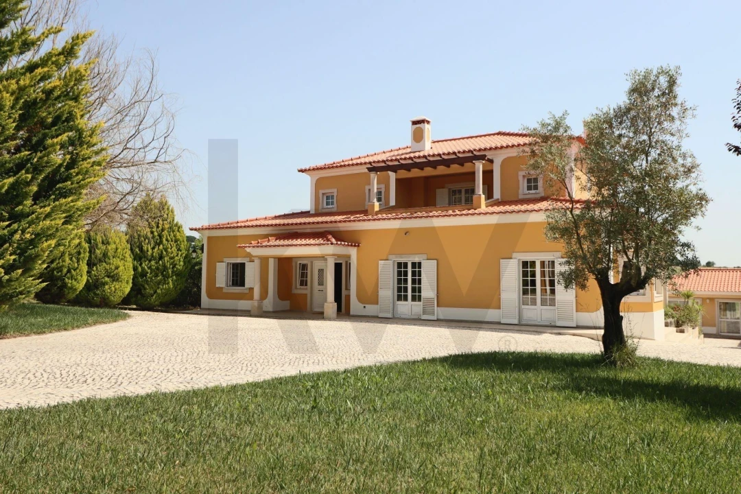 Moradia T5 para Venda em Moçarria Foto 4