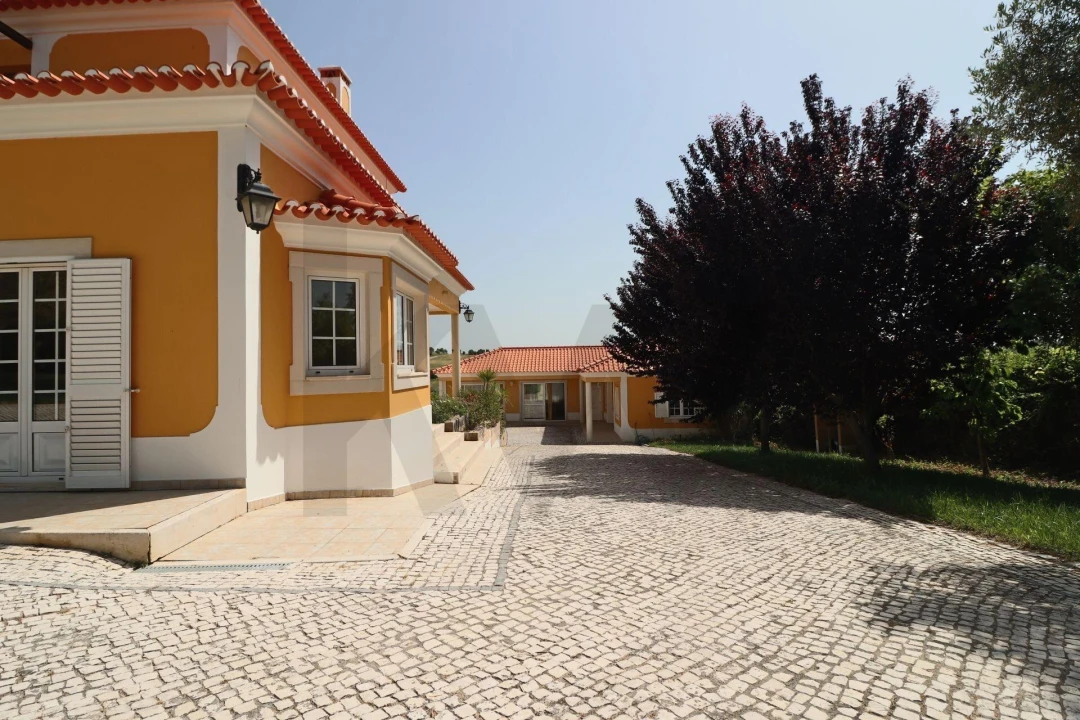 Moradia T5 para Venda em Moçarria Foto 43