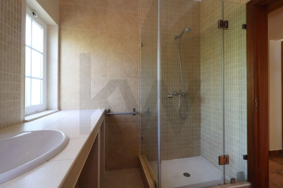 Moradia T5 para Venda em Moçarria Foto 24