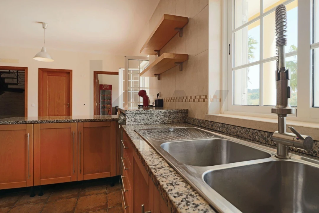 Moradia T5 para Venda em Moçarria Foto 10