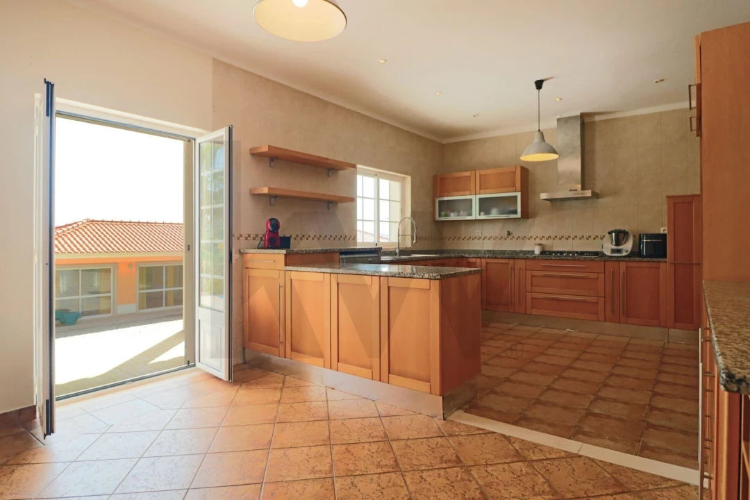 Moradia T5 para Venda em Moçarria Foto 11