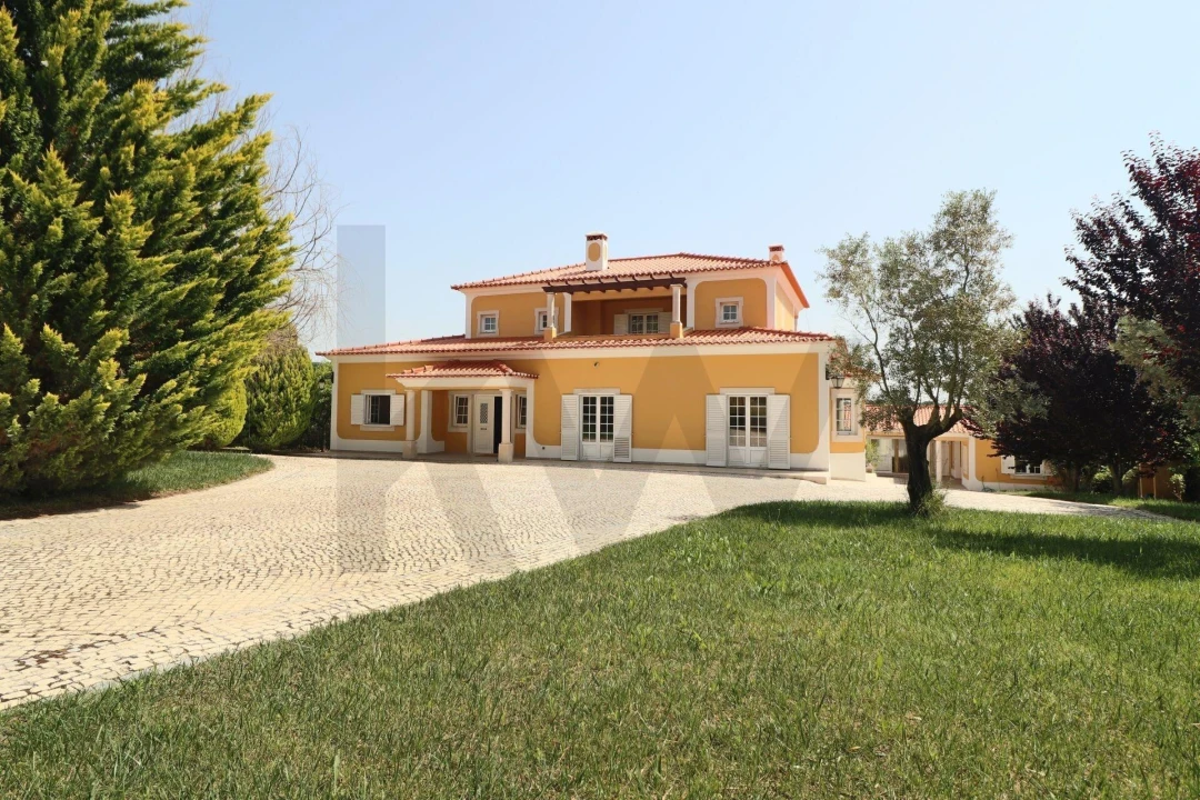 Moradia T5 para Venda em Moçarria Foto 5