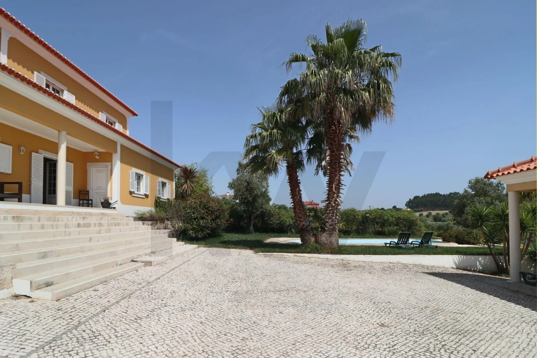 Moradia T5 para Venda em Moçarria Foto 44