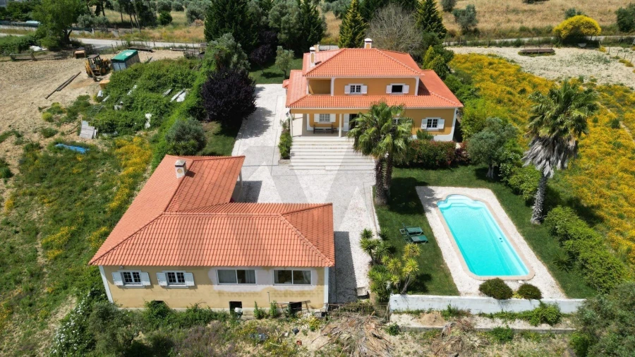 Moradia T5 para Venda em Moçarria Foto 59