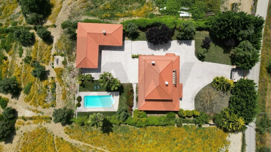 Moradia T5 para Venda em Moçarria Foto 60